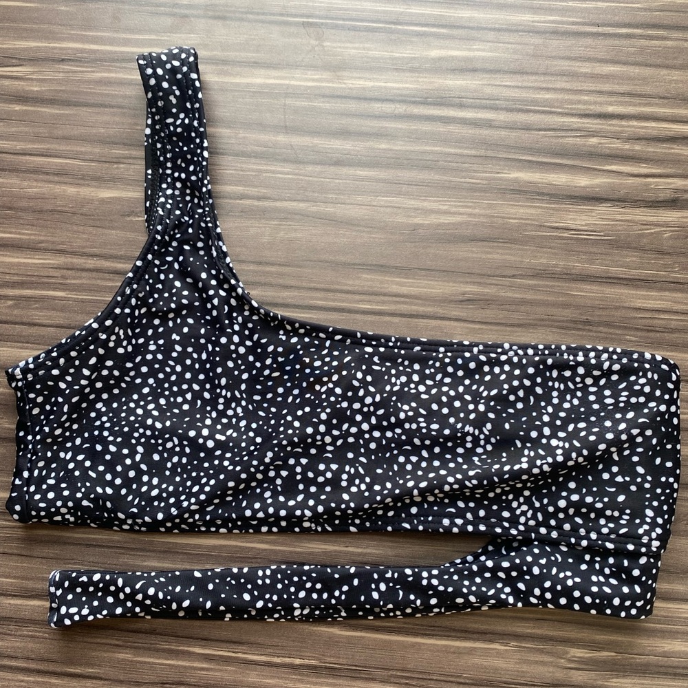 Black and white bikini top